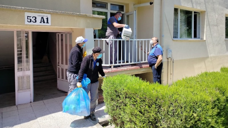 Eskişehir'de emekli doktorun 'çöp ev'i temizlendi