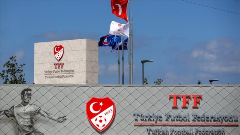 Galatasaray ve Beşiktaş, PFDK'ya sevk edildi