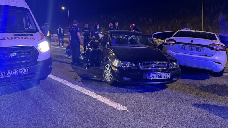 Kocaeli'de zincirleme kaza: 4'ü çocuk 12 yaralı