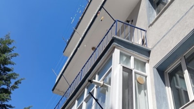 Ankara'da komşusunun balkonundan kendi evine çalışırken 2. kattan düştü