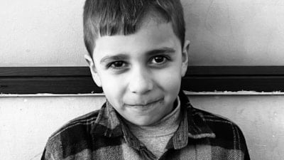 Şanlıurfa’da parkta oynayan çocuğa yorgun mermi isabet etti