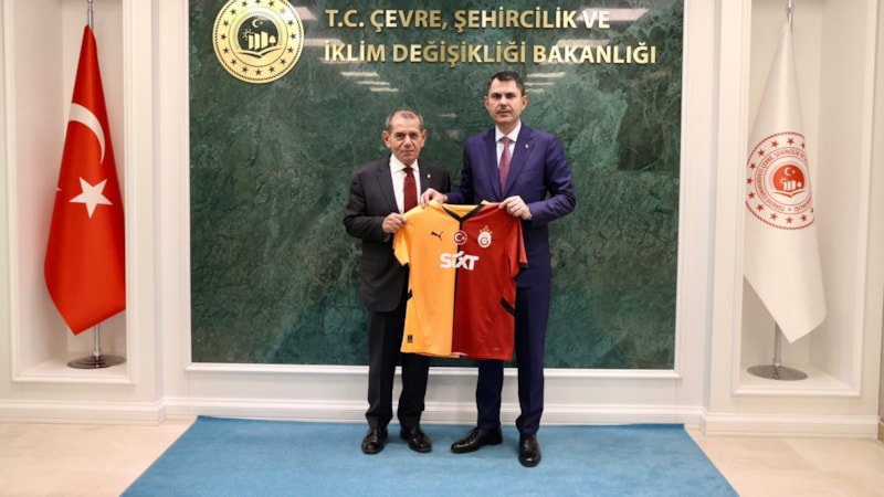 Bakan Murat Kurum, Galatasaray Başkanı Dursun Özbek’i kutladı