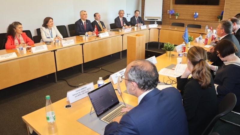 Ticaret Bakanı Ömer Bolat, AB Ticaret ve Ekonomik Güvenlik Komiseri ile görüştü