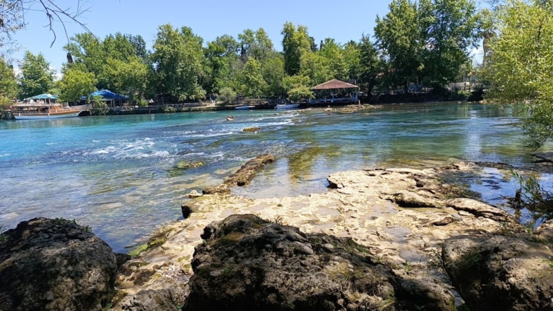 Manavgat Şelalesi'nde su seviyesi düştü: Kara göründü