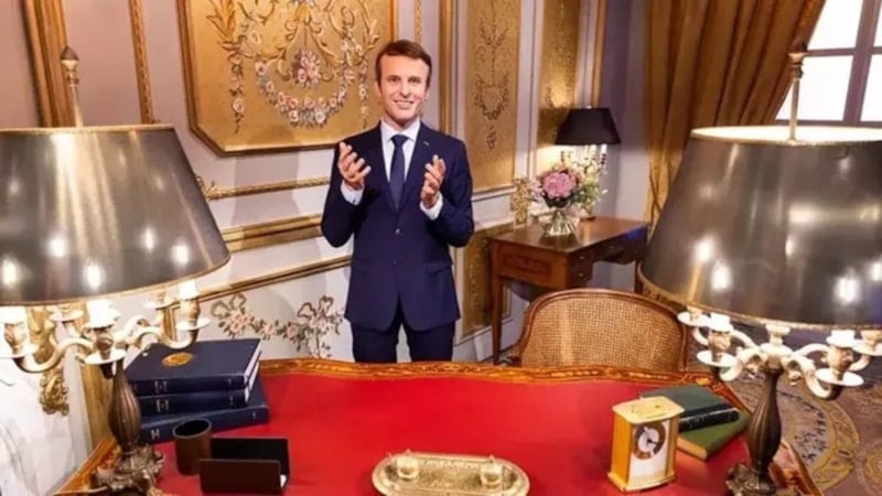 Emmanuel Macron'un çalınan balmumu heykeli geri getirildi