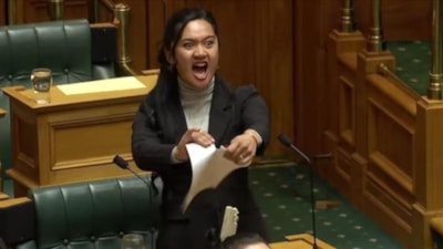 Yeni Zelanda parlamentosunda Haka dansı yapan 3 Maori milletvekili görevden uzaklaştırıldı