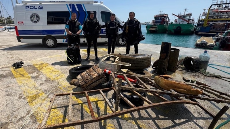 Mersin'de deniz temizliği