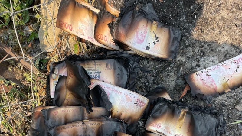 Antalya’da çıkan yangında hem evi hem de 80 bin lirası yandı