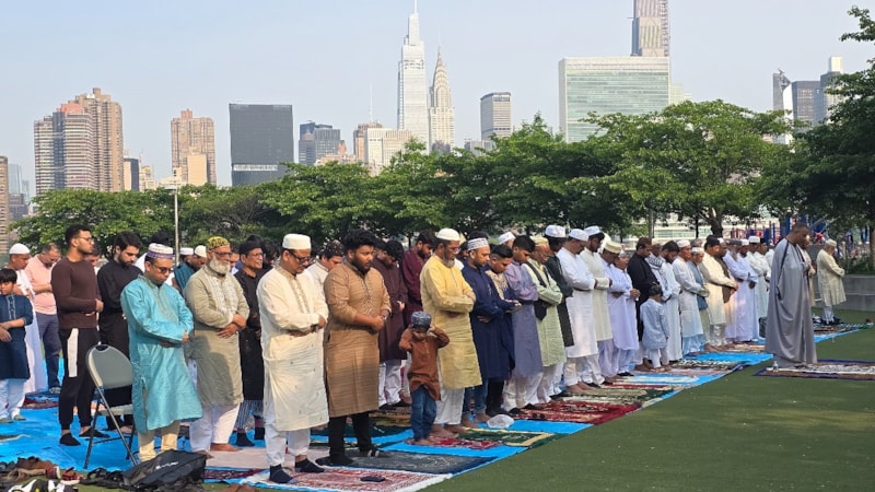 ABD'de Müslümanlar bayram namazı kıldı