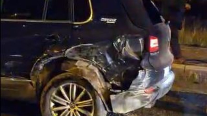 Ardahan'da iki otomobil çarpıştı: 3 yaralı