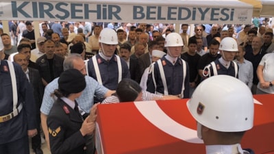 İzmir'de uzman çavuş ve eşi trafik kazasında hayatını kaybetti