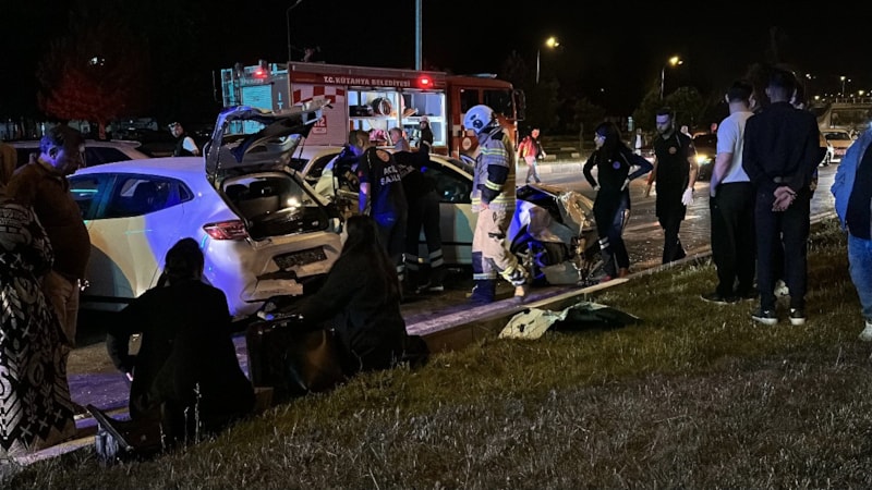 Kütahya’da zincirleme trafik kazası; 2’si ağır 6 yaralı
