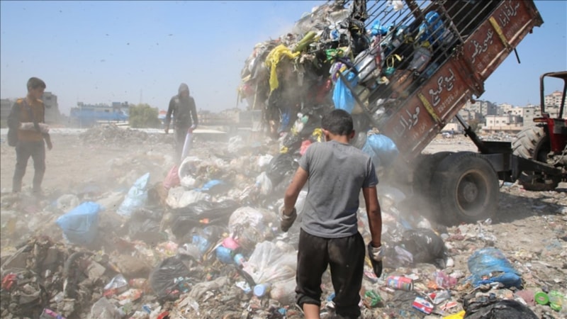 Mangal sonrasında yakılan plastik atıklar toprağın kalitesini bozuyor