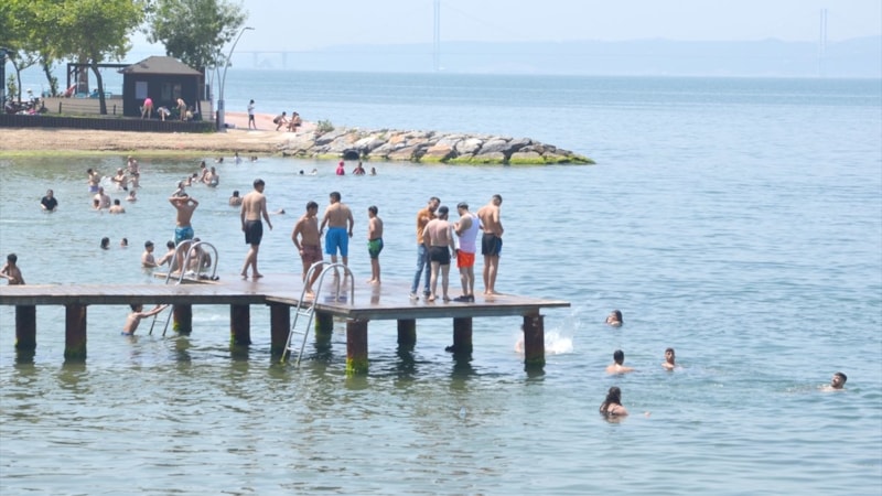 Kocaeli'nin mavi bayraklı plajları bayramın gözdesi oldu
