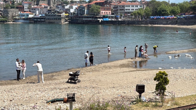 Amasra'da bayramda dolup taştı: 4 günde 19 bin 143 araç giriş yaptı