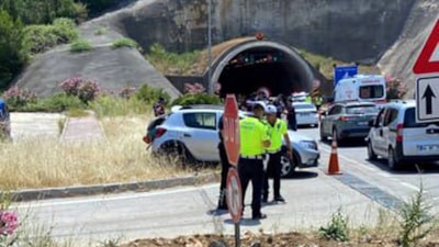 Antalya-Kemer yolunda feci kaza: 2 ölü