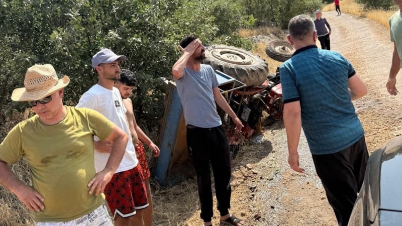 Şanlıurfa'da traktör devrildi: 3 yaralı