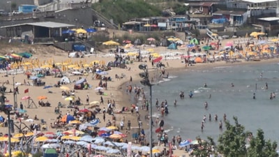 İstanbul'da kalanlar Şile'deki plajlarda yoğunluk oluşturdu