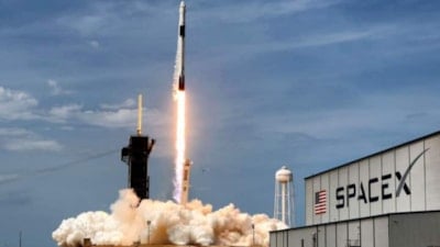 Elon Musk etkisi: NASA ve Pentagon, uzay görevleri için SpaceX'e alternatif arıyor