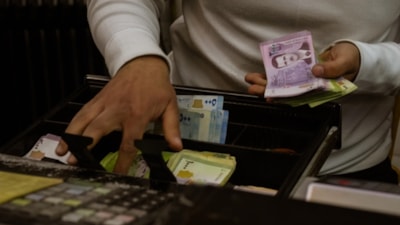 Ekonomide liberalleşmeye giden Suriye SWIFT sistemine geri dönüyor