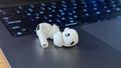 Apple, AirPods'a kamera kontrolü ve stüdyo ses kaydı ekliyor