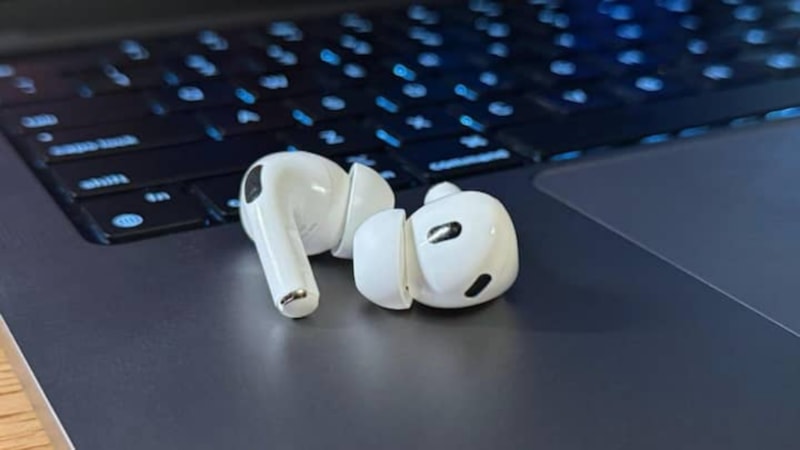 Apple, AirPods'a kamera kontrolü ve stüdyo ses kaydı ekliyor