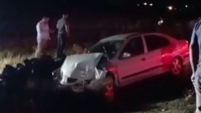 Şanlıurfa'da kontrolden çıkan otomobil taşlara çarptı: 2 yaralı