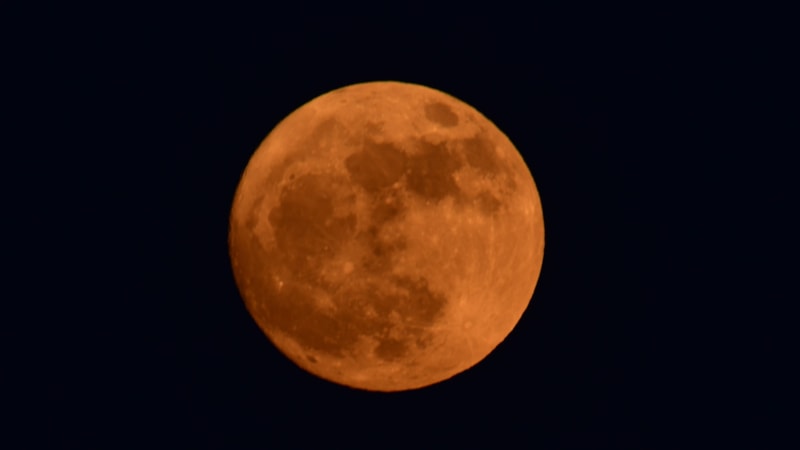 Van Gölü üzerinde dolunay güzelliği