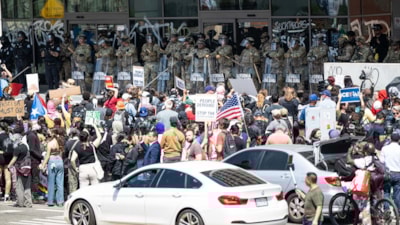 ABD'de eylemler sürüyor: Los Angeles'ta sokağa çıkma yasağı ilan edildi