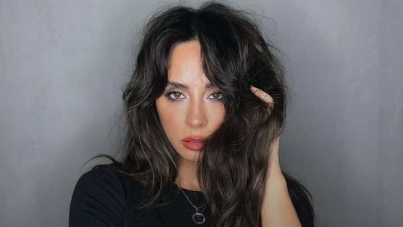 Hepsi grubunun Yasemin'i kız kıza tatilde! Denizde keyfinden kareler yayınladı