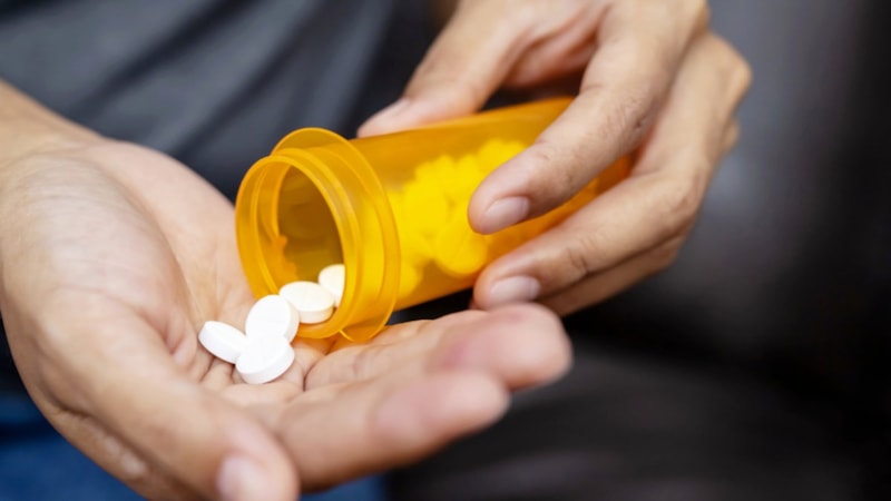 Reçetesiz satılıyordu! Bu ağrı kesici raflardan kalkıyor