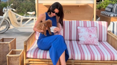 Aradığı aşkı bulamadı! Oyuncu Nesrin Cavadzade köpeğiyle tatile çıktı