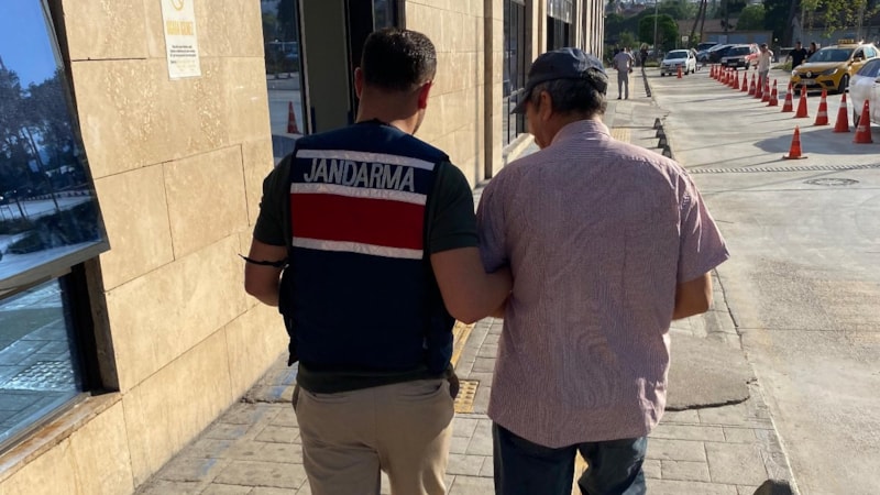 İzmir'de terör propagandası operasyonu: 5 gözaltı