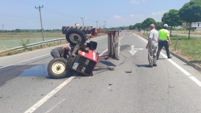 Samsun'da otomobilin çarptığı traktör sürücüsü yaralandı
