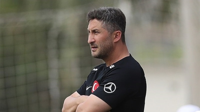 Sabri Sarıoğlu, 19 Yaş Altı Milli Futbol Takımı'ndaki görevinden ayrıldı