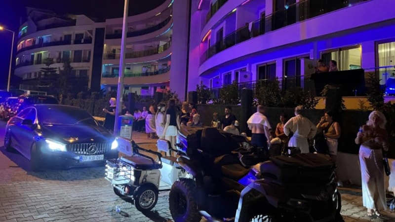 Antalya'da otel yangını: 622 turist tahliye edildi