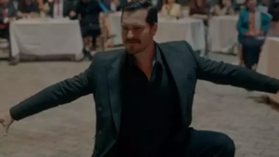 Eşref Tek düğünde! Zeybek oynadığı sahne gündem oldu