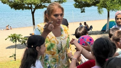 Sahnede minik hayranını üzmüştü! Demet Akalın, gönül alma pikniği düzenledi