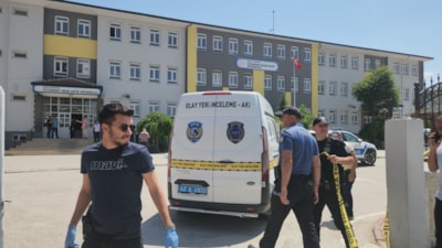 Konya'da okulda silahlı saldırıya uğrayan öğretmen öldü