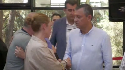 Demet Evgar'dan Ferdi Zeyrek'in ailesine taziye ziyareti