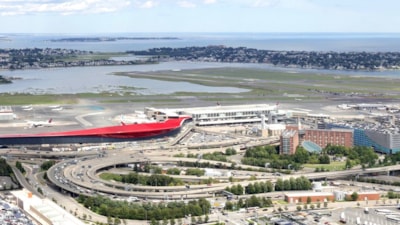 ABD'de yolcu uçağı pistten çıktı