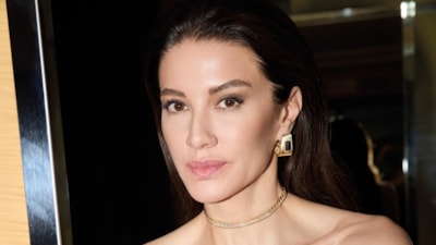 Başak Dizer paylaştı! Kıvanç Tatlıtuğ ve Demet Akbağ'dan kulis pozu