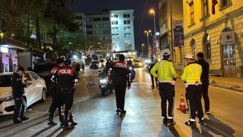 İstanbul'da 'Huzur İstanbul' uygulamasında 949 şüpheli yakalandı