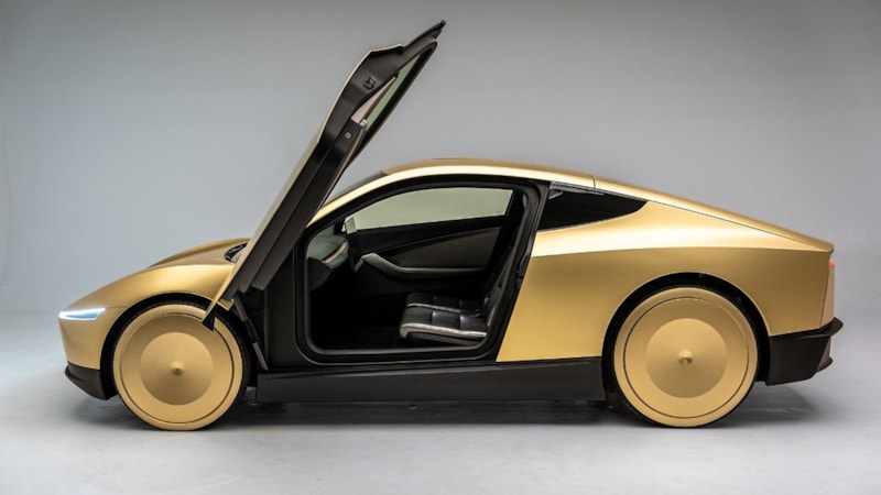 Direksiyonu ve pedalları yok: Tesla Cybercab Paris'te sahne aldı