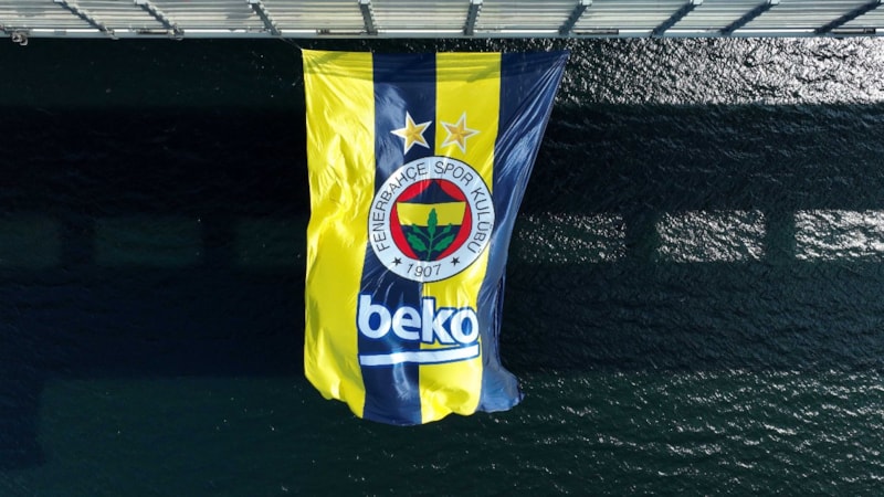 Fenerbahçe'nin bayrakları, 1915 Çanakkale ve Osmangazi Köprüsü'ne asıldı