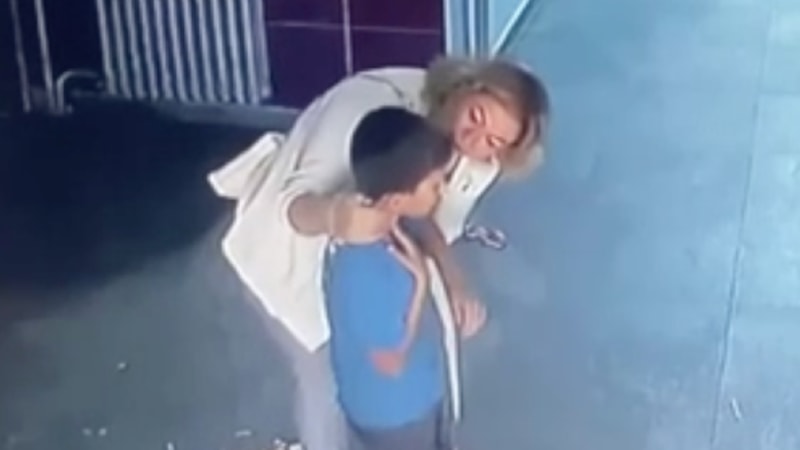 Uşak'ta öğretmen öğrencisinin hayatını Heimlich manevrası ile kurtardı