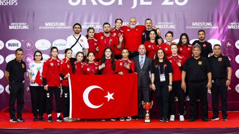 Türkiye, U17 Kadınlar Avrupa Güreş Şampiyonası'nda 3. kez zirvede