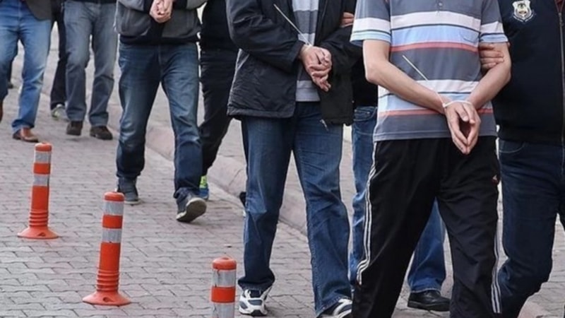 İzmir'de aranan kişilere yönelik 105 adrese operasyon