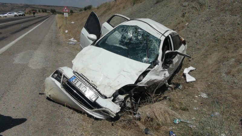 Kilis'te otomobiller çarpıştı: 8 yaralı