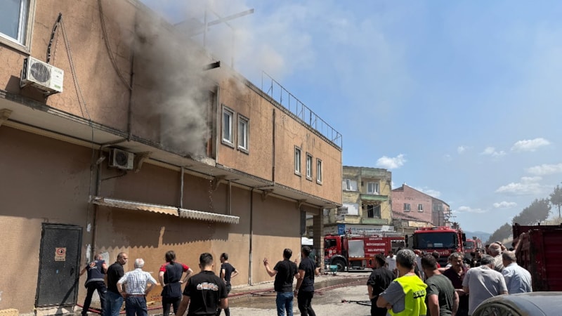 Sakarya'da sanayi sitesinde yangın